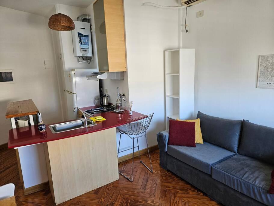 2 Amb Sobre Calle Corrientes Apartment *